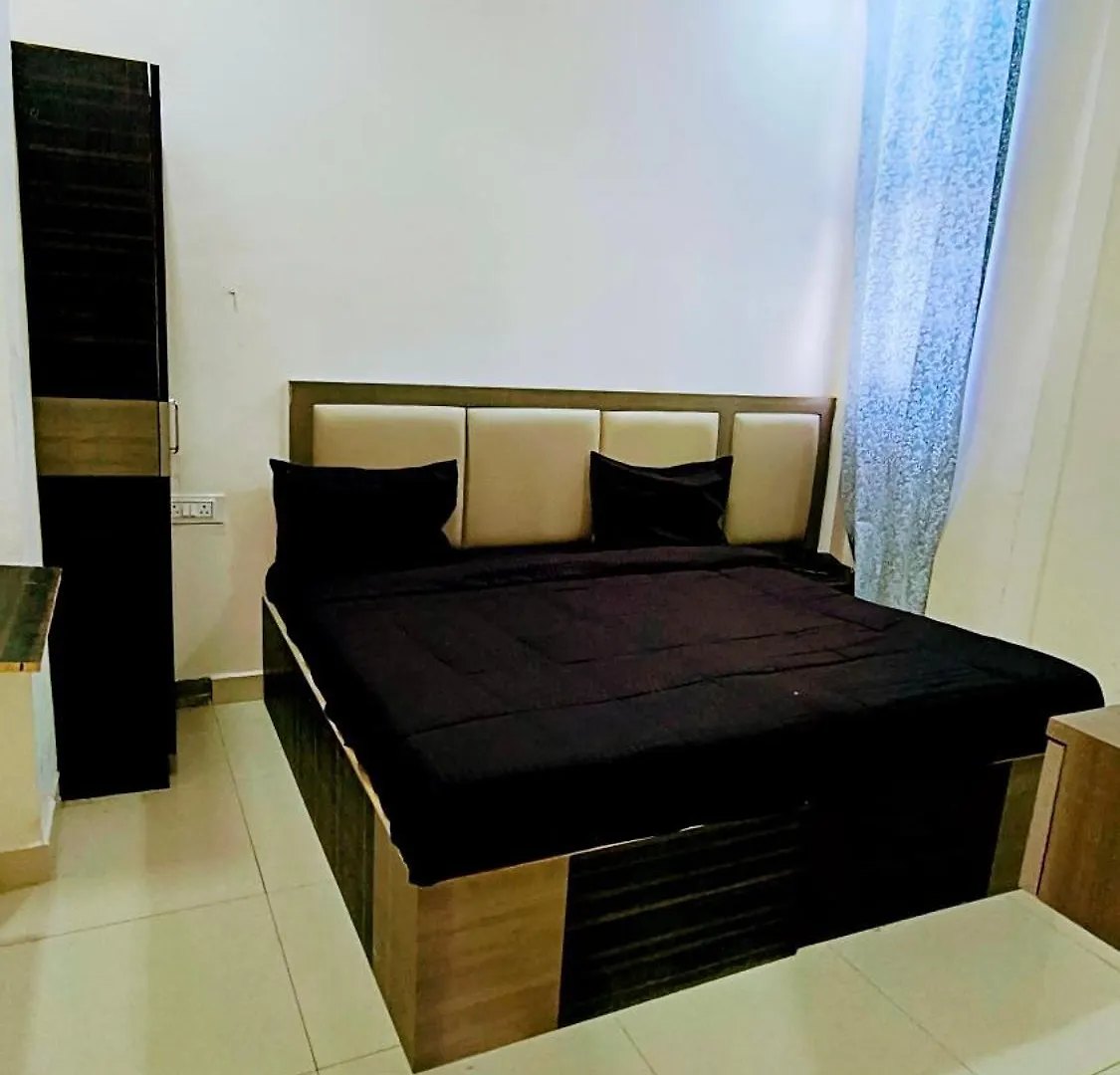 Hotel Diamond Tree By Dream Homes Group Agra  Casa de hóspedes Agra (Uttar Pradesh)