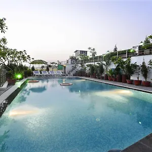 4* Hotel Taj