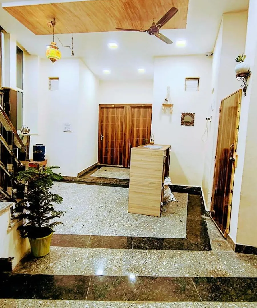 Guest house Hotel Diamond Tree By Dream Homes Group Agra